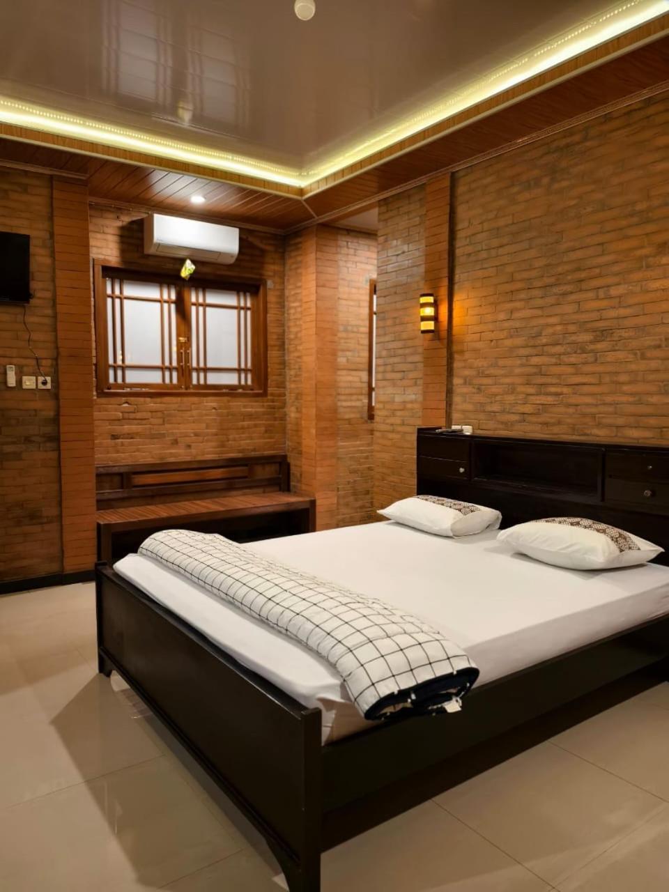 Lotus 2 Guest House Magelang Exterior foto