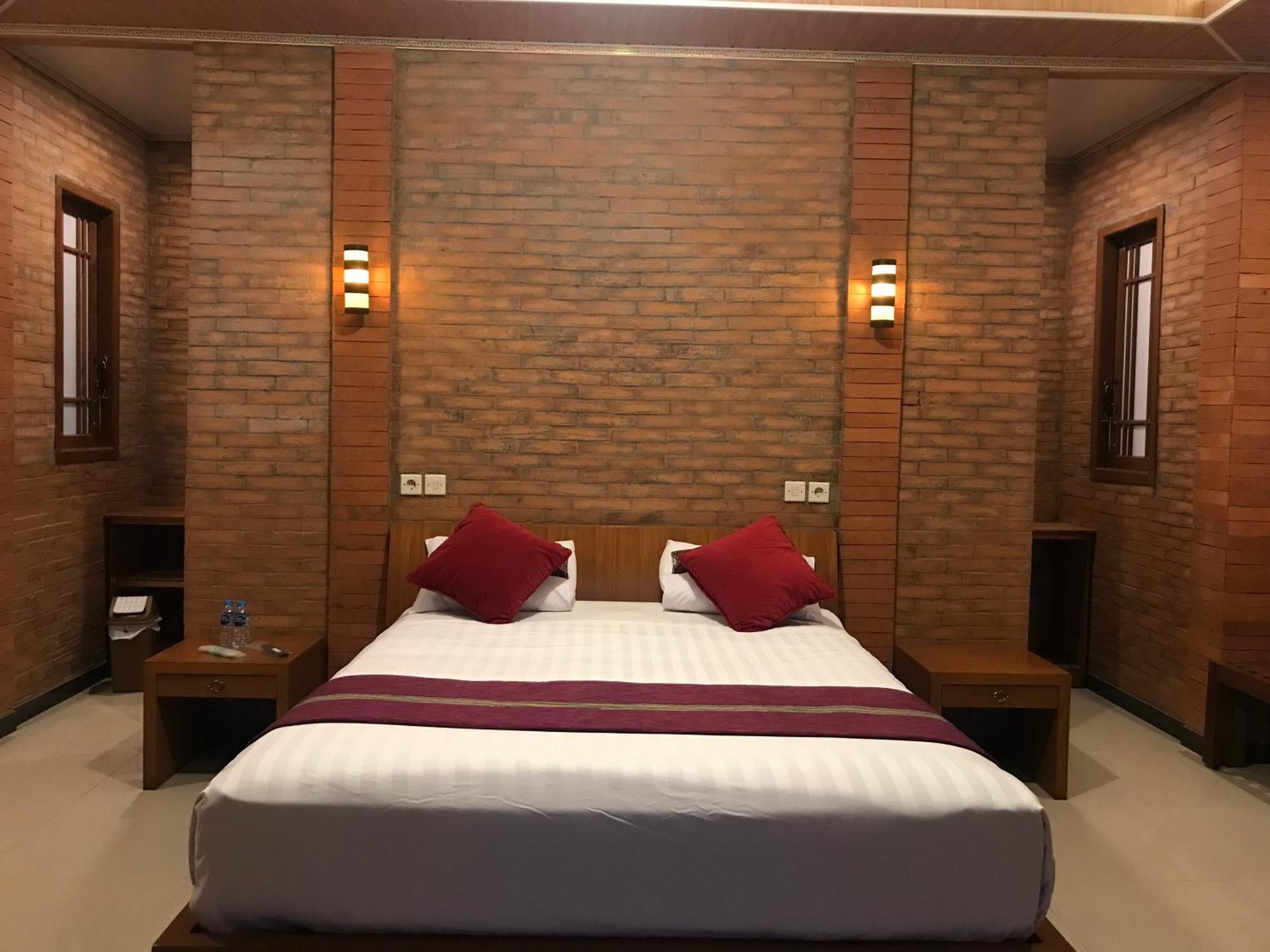 Lotus 2 Guest House Magelang Exterior foto